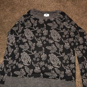 Woman’s old navy sweater
